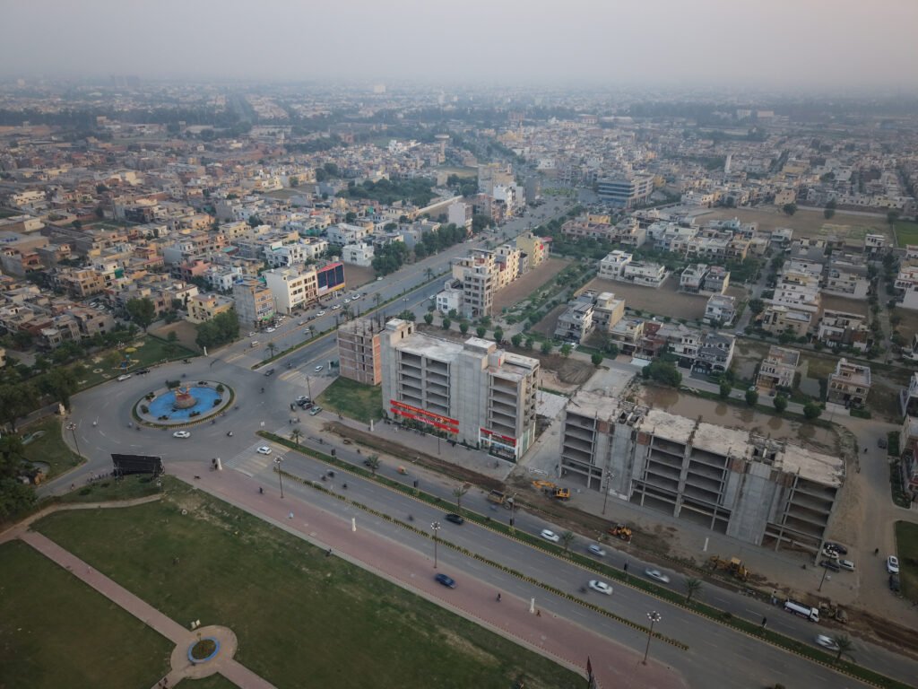 Commercial plots in Park View City Lahore