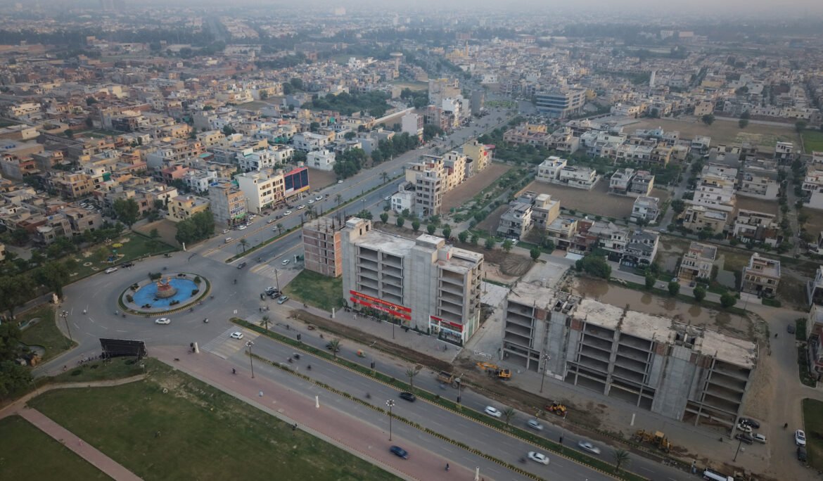 Commercial plots in Park View City Lahore